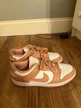 Nike Low-Top Sneakers in Cream & Tan